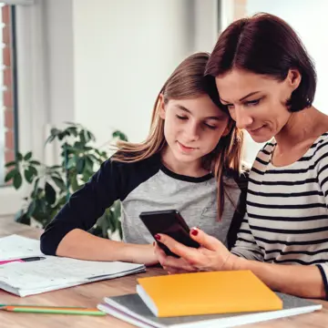 P12 Foster Carer And Child At Tabel Gettyimages 1084982250
